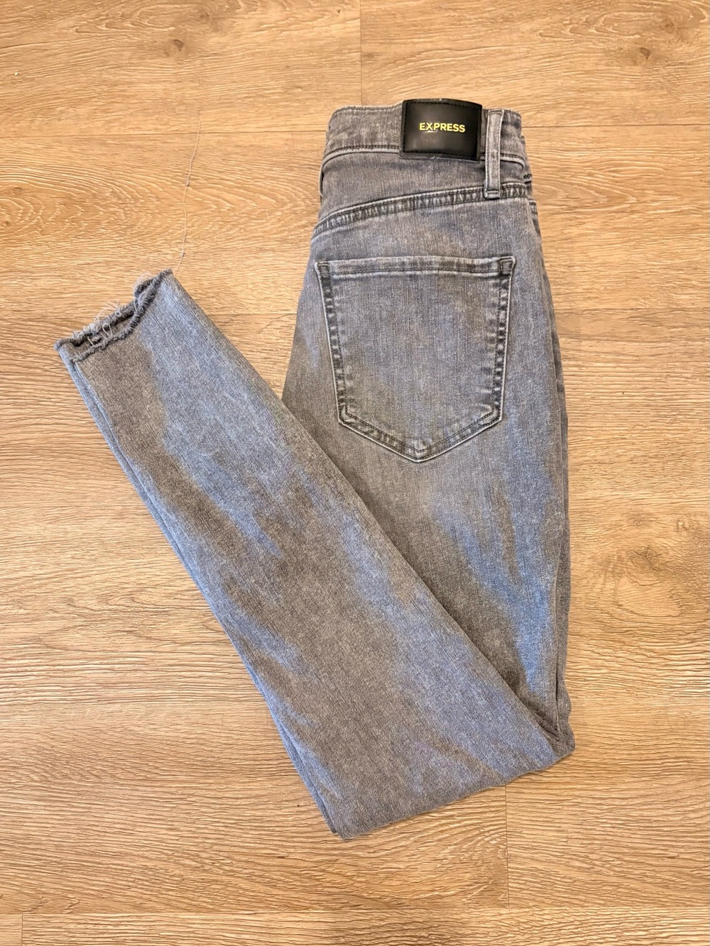 Express women’s high rise Skinny Gray Wash Jeans - Picture 3 of 7